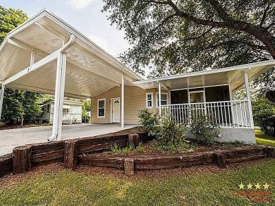 Mobile Home at 2 Sylvin Rd De Leon Springs, FL 32130