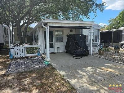 Mobile Home at 609 Highway 466 Lady Lake, FL 32159
