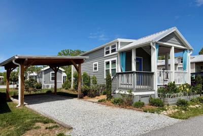Mobile Home at 15 Strolling Easy Lane Flat Rock, NC 28731