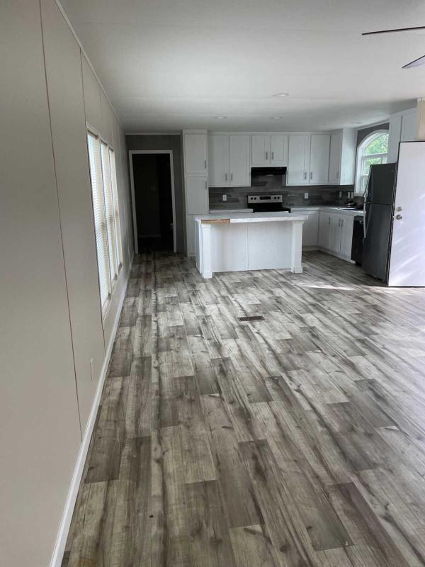 2024 240LM-LANDMARK-16763J Manufactured Home