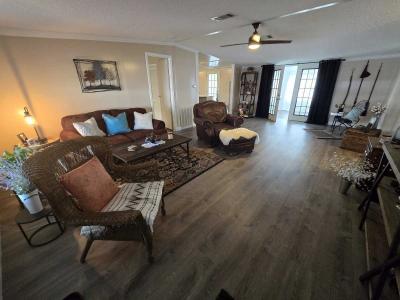 Photo 5 of 8 of home located at 925 Westside Ridge Auburndale, FL 33823