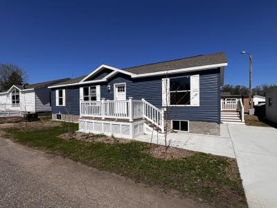 Photo 2 of 15 of home located at 1469 267 ½ Ln NE Isanti, MN 55040
