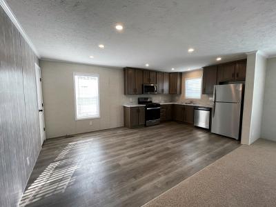 Photo 4 of 24 of home located at 4542 Henry Ct Sterling Heights, MI 48310