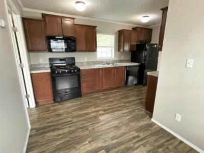Photo 4 of 14 of home located at 437 Alanna Lane Lynwood, IL 60411
