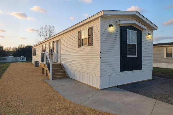 2026 Colony 414 550EC16763D  Home