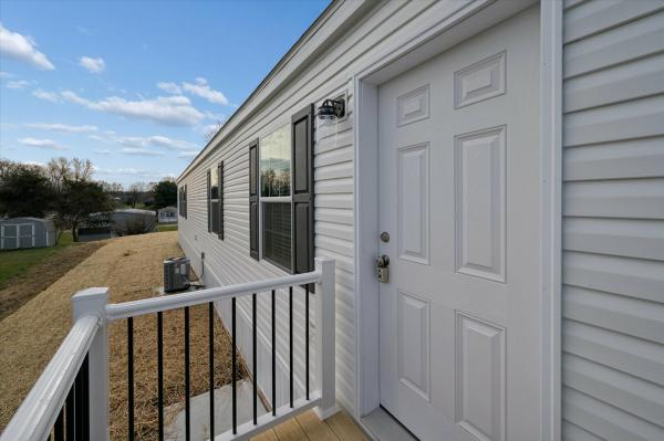 2026 Colony 414 550EC16763D  Home