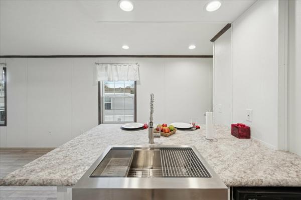 2026 Colony 414 550EC16763D  Home