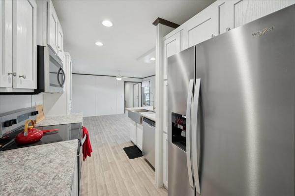2026 Colony 414 550EC16763D  Home