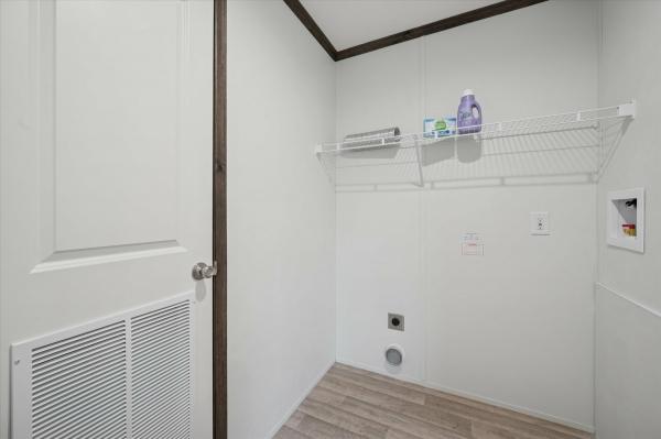 2026 Colony 414 550EC16763D  Home