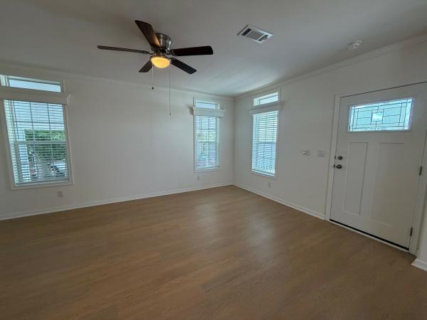 2024 CHAMPION HOME BUILDERS,INC. LE5035AB Mobile Home