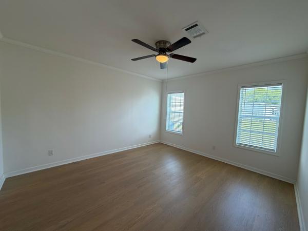 2024 CHAMPION HOME BUILDERS,INC. LE5035AB Mobile Home