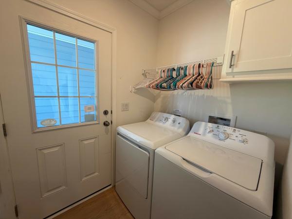 2024 CHAMPION HOME BUILDERS,INC. LE5035AB Mobile Home