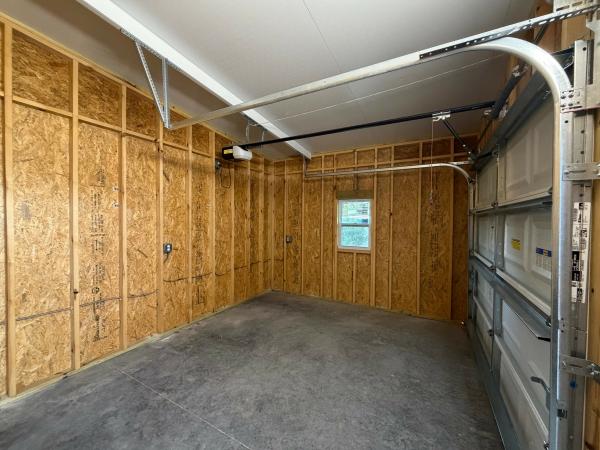 2024 CHAMPION HOME BUILDERS,INC. LE5035AB Mobile Home