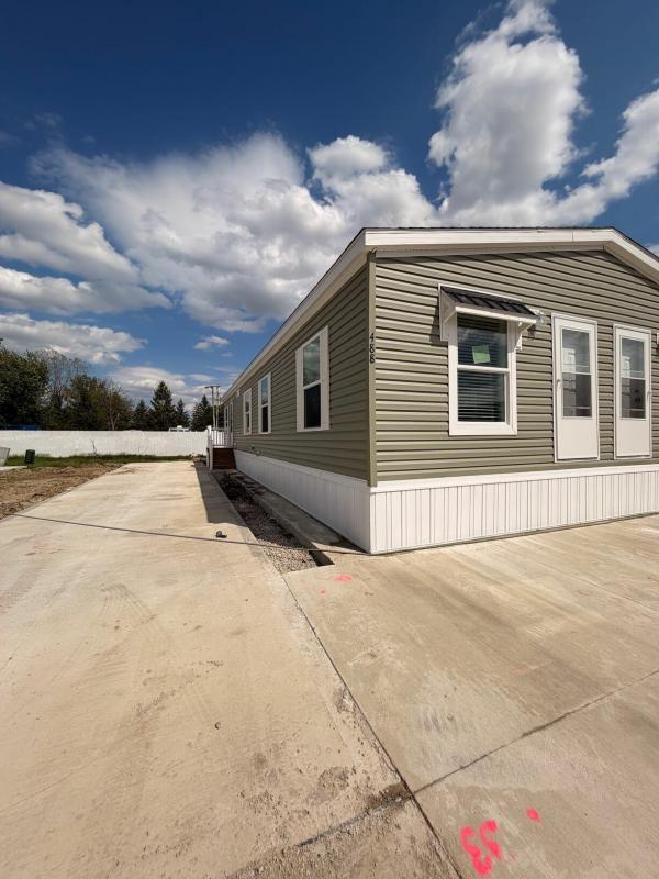 Photo 1 of 2 of home located at 27695 Tracy Rd #488 Walbridge, OH 43465