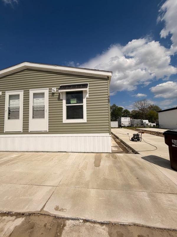 Photo 1 of 2 of home located at 27695 Tracy Rd. Lot 489 Walbridge, OH 43465