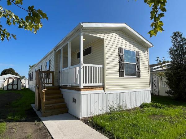 2023 ADVENTURE 103 6762L  Home