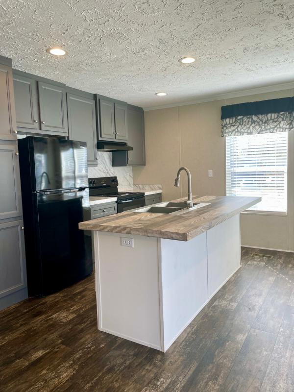 2022 Clayton 82 Riverview  Home
