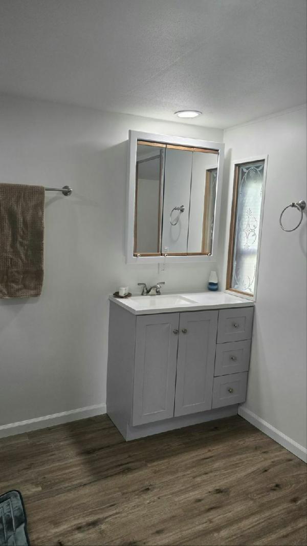 1986 Redmond Manufactured Home