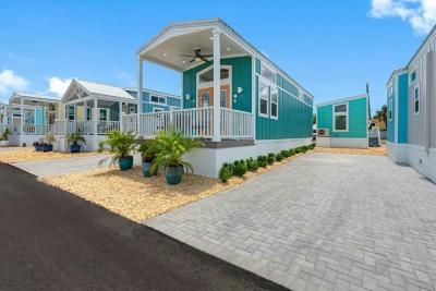 Photo 4 of 25 of home located at 12121 Vonn Rd Site # 509 Largo, FL 33774