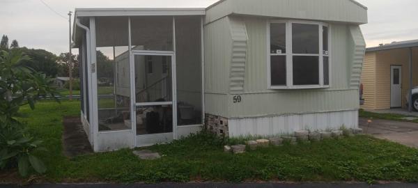 Photo 1 of 2 of home located at 7403 46th Avenue North Lot 59 Saint Petersburg, FL 33710