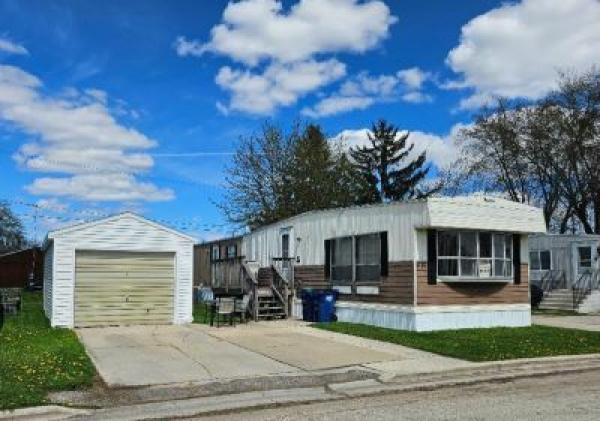 Photo 1 of 2 of home located at 1331 Bellevue St  Lot 210 Green Bay, WI 54302