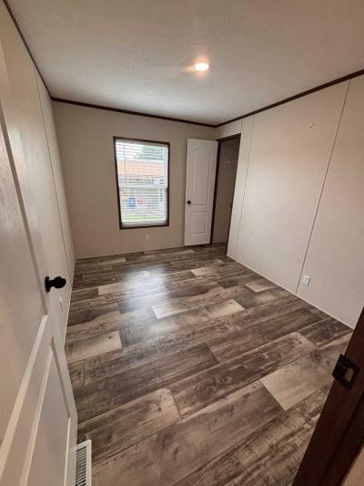 Photo 4 of 8 of home located at 117 Park Estate Ave Pontiac, IL 61764