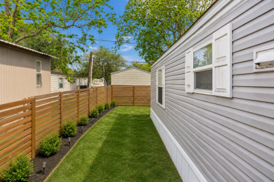 Photo 4 of 14 of home located at 18618 Prickley Ash Way Pearland, TX 77584