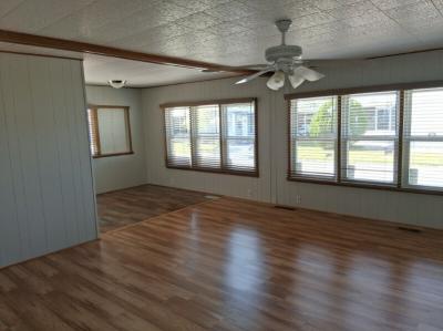 Photo 4 of 8 of home located at 570 57th Ave W Lot 135 Bradenton, FL 34207
