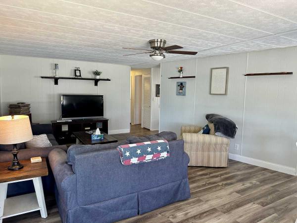 1972 2BR2BA Mobile Home