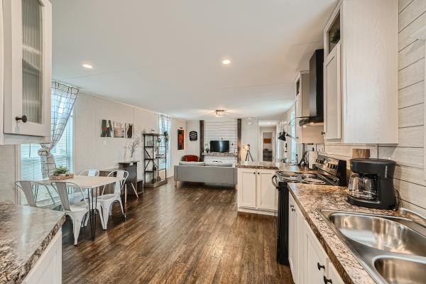 2020 Champion 19-CS1672A Mobile Home
