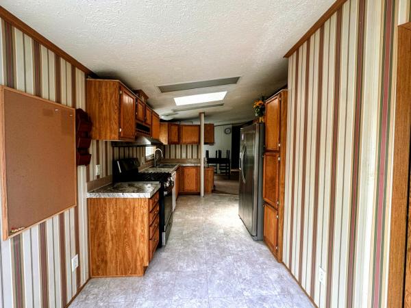 2002 SCHULT M307881AB Mobile Home