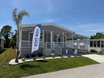Photo 2 of 20 of home located at 310 8th Street Nokomis, FL 34275