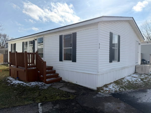 2000 four seasons Mobile Home For Sale