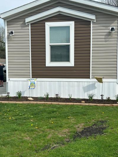 Mobile Home at 2413 Chelsea Drive #31 Canton, OH 44706