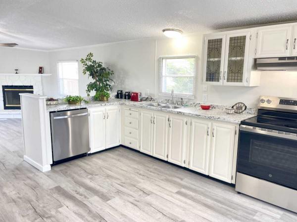 1991 Holly Park Mobile Home