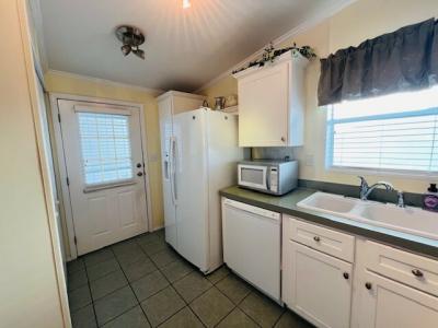 Photo 3 of 21 of home located at 119 Heather Ln Parrish, FL 34219
