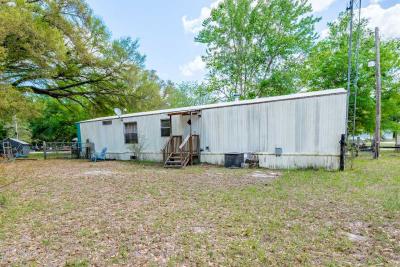 Photo 3 of 8 of home located at 8589 SE 66th Ave Trenton, FL 32693