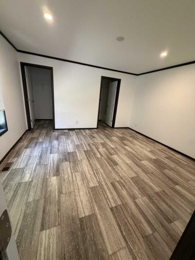 Photo 5 of 10 of home located at 16 English Village Park  #103 Nixa, MO 65714