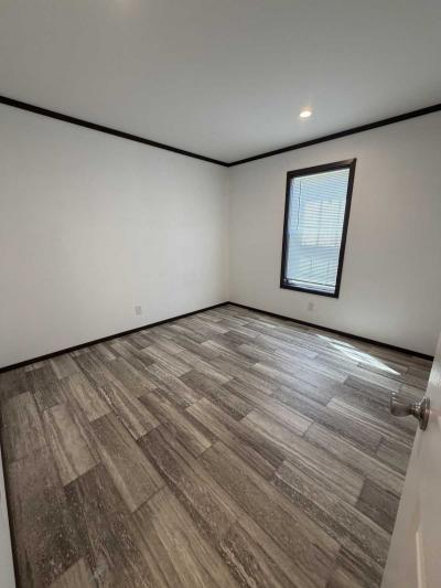 Photo 4 of 10 of home located at 16 English Village Park  #103 Nixa, MO 65714