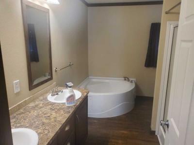 Photo 5 of 7 of home located at 10 Eagle Creek Dr Kyle, TX 78640