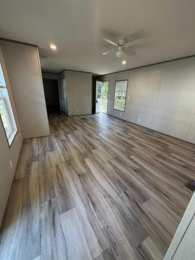 Photo 5 of 9 of home located at 16 English Village Park #124 Nixa, MO 65714