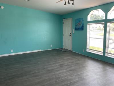 Photo 3 of 14 of home located at 406 Windmill Blvd Davenport, FL 33897