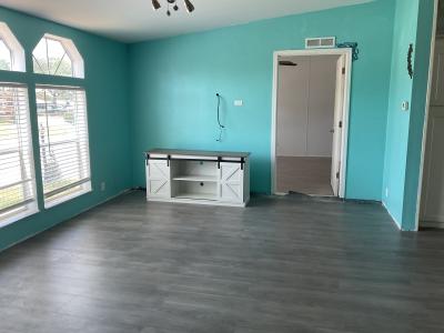 Photo 4 of 14 of home located at 406 Windmill Blvd Davenport, FL 33897