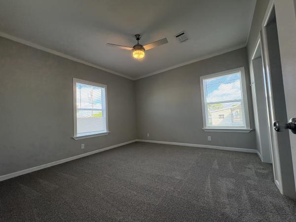 2022 Palm Harbor 340LD28482A Mobile Home