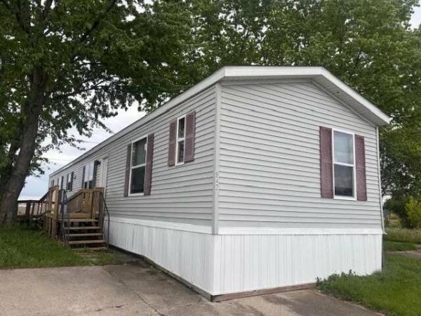 Photo 1 of 2 of home located at 2220 Dunkelburg Rd Lot#942 Fort Wayne, IN 46819