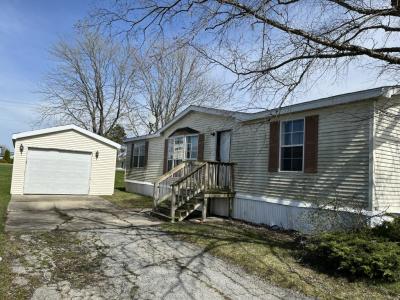 Photo 2 of 6 of home located at 44 Swan Lane Beecher, IL 60401