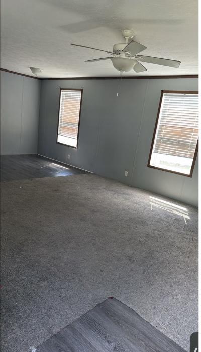 Photo 2 of 6 of home located at 2417 Kirby Ct Decatur, IL 62526