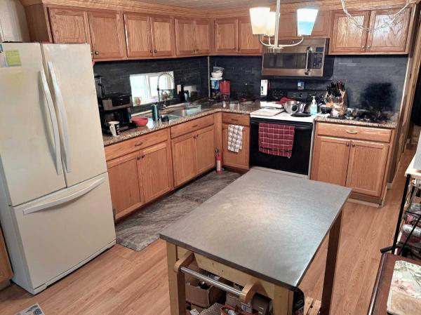 AGE 40+ park Mobile Home For Sale
