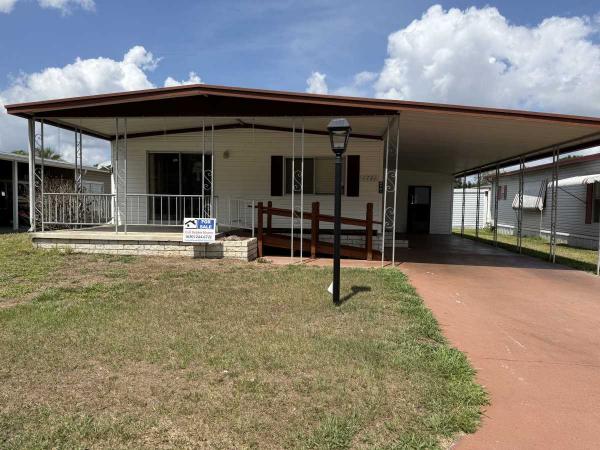 Photo 1 of 2 of home located at 4721 Flamingo Dr Zephyrhills, FL 33541