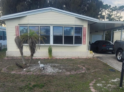 Photo 2 of 39 of home located at 3599 Golf Cart Drive North Fort Myers, FL 33917